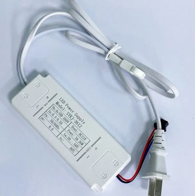 Fuente de alimentación ultra delgada y delgada 12V / 24V 60W 100W 150W Conducedor LED Fuente de alimentación de conmutación para caja de estaño de luz de tira LED